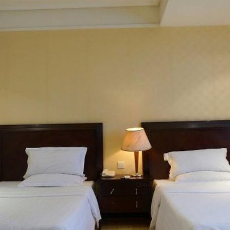 Yingfeng Hotel Dongguan  Eksteriør billede